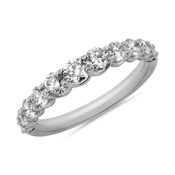Selene Graduated Diamond Anniversary Ring in Platinum (1 ct. tw.)