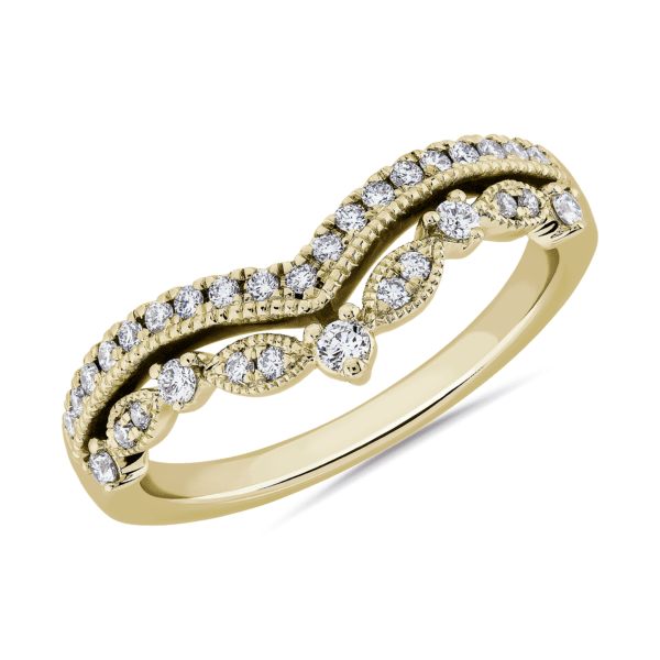 Regal Curved Diamond Band in 18k Yellow Gold (1/4 ct. tw.)